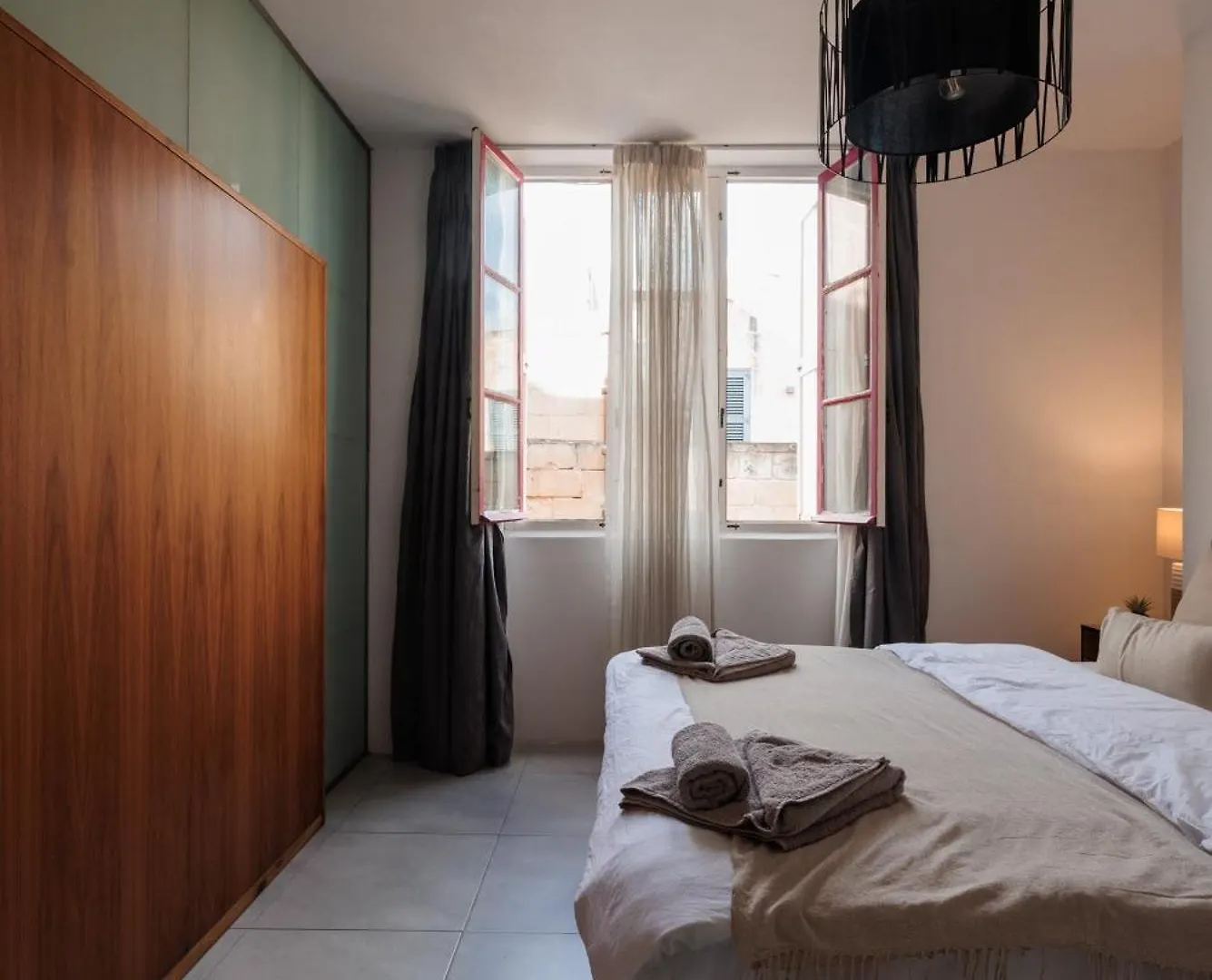 Stunning 2-Bed Apartment In Heart Of Valletta Malta